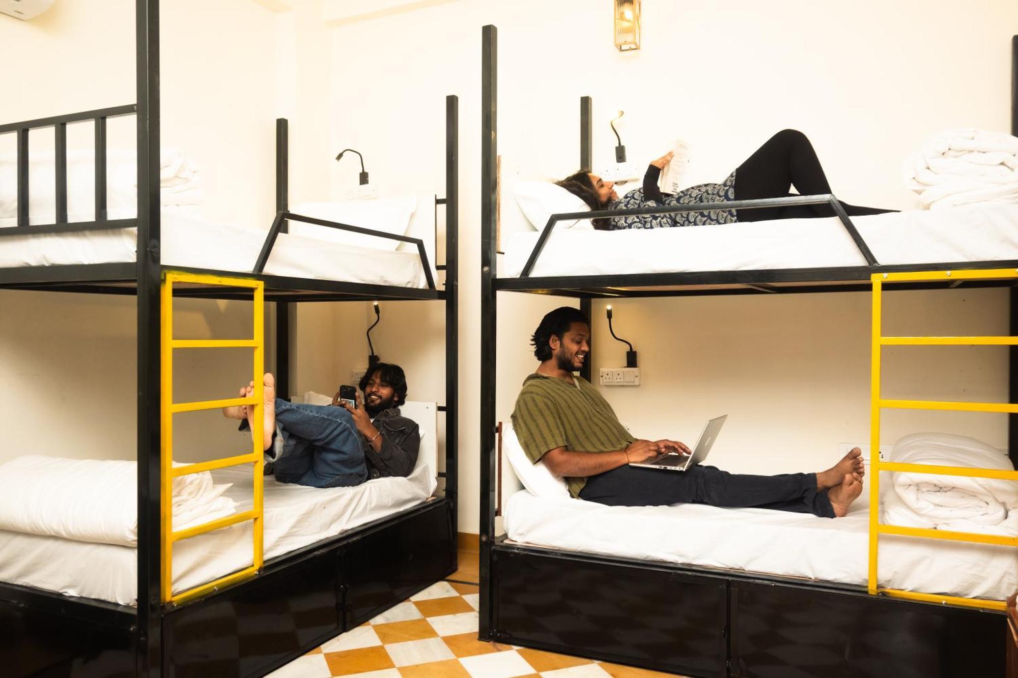 Banana Hostel 布什格尔 外观 照片