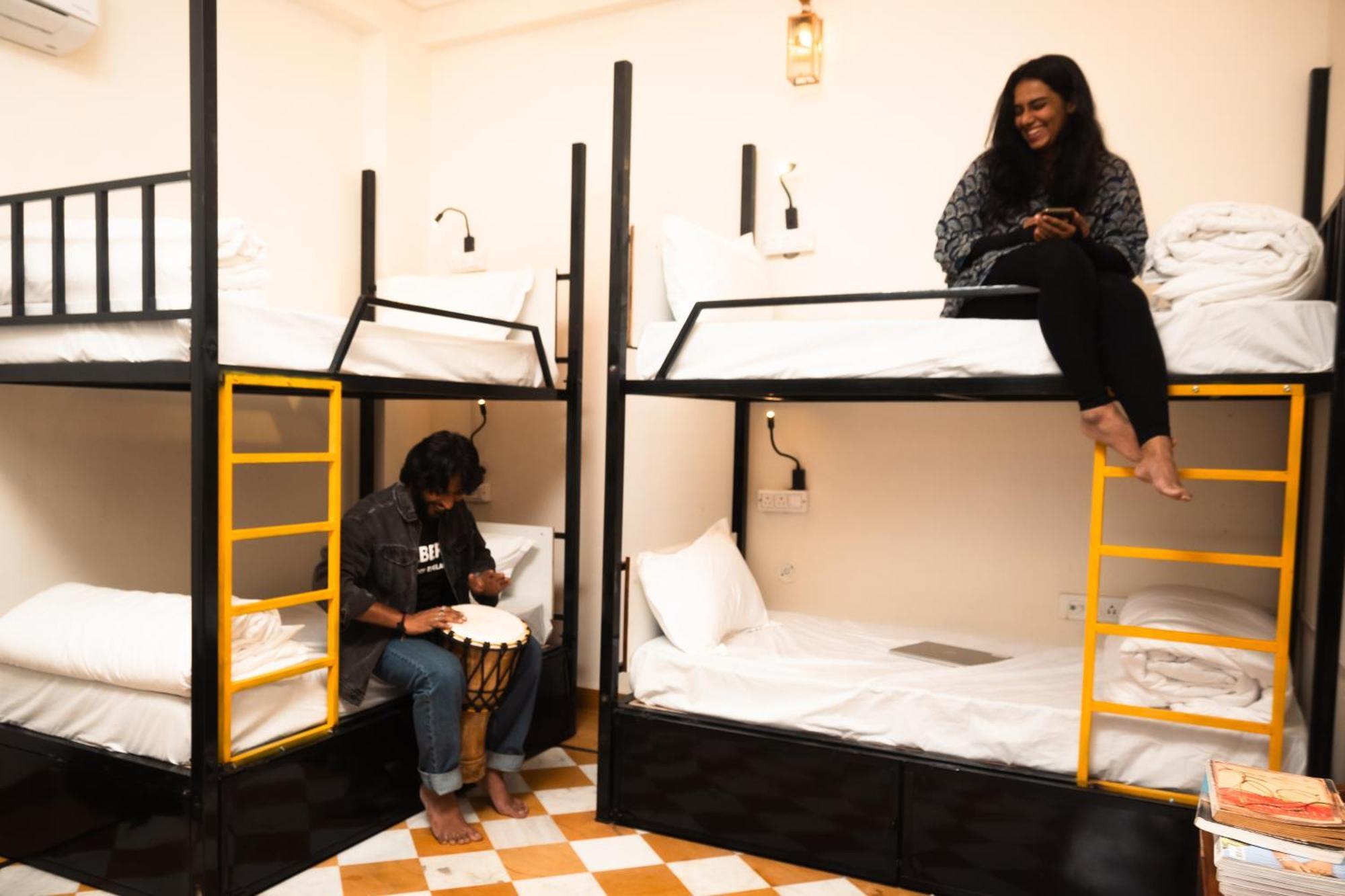 Banana Hostel 布什格尔 外观 照片